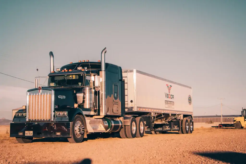 Veqor semi-truck with branded trailer